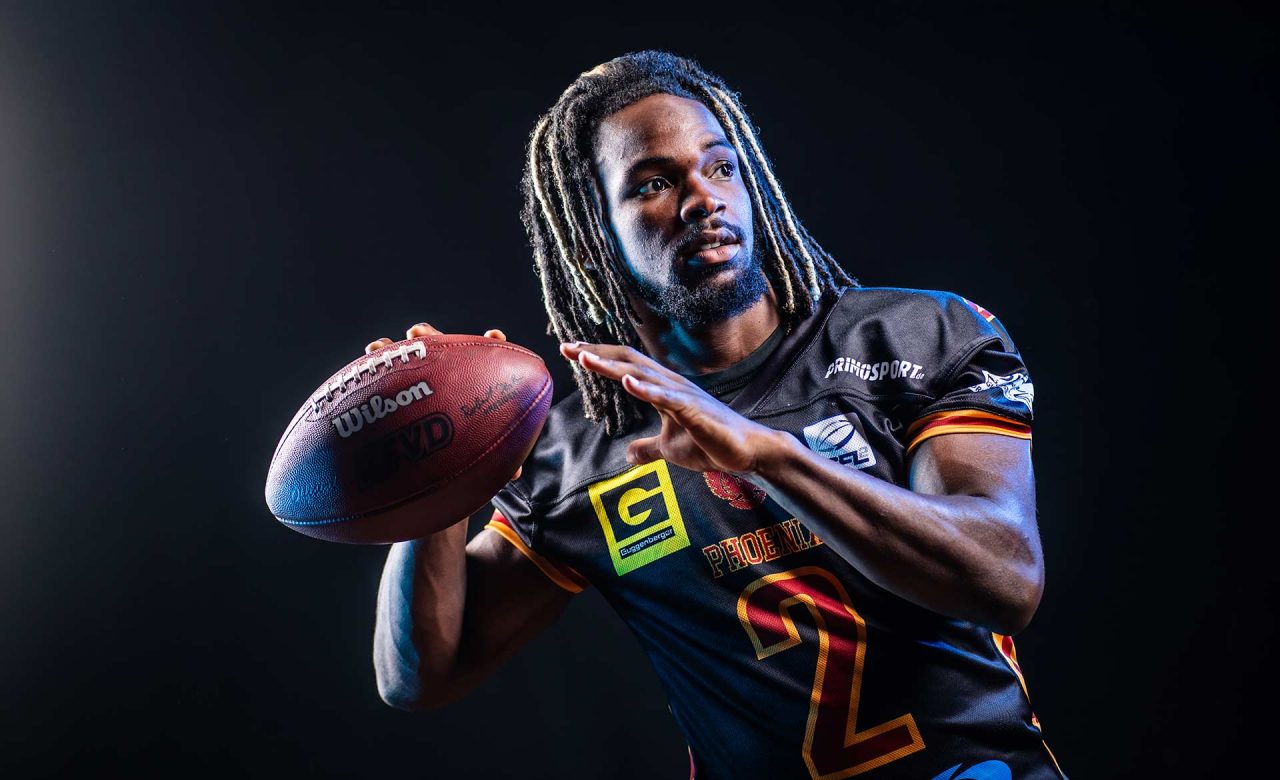 Herrenportrait Modeaufnahmen Headshots Sportfotos Fotostudio Büttner Football Phoenix Herrenportrait Modeaufnahmen Headshots Sportfotos Fotostudio Büttner Football Phoenix