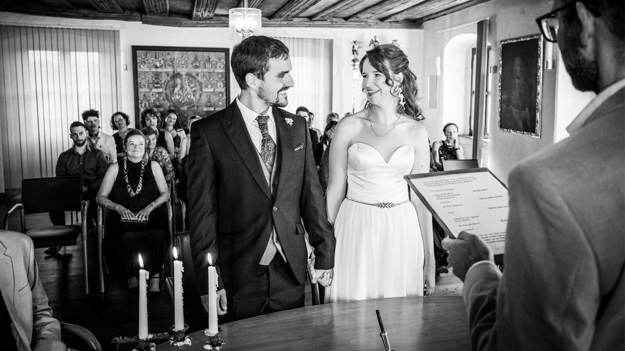 Standesamtliche Trauung KAllmünz Hochzeitsfotos Regensburg Fotostudio Büttner